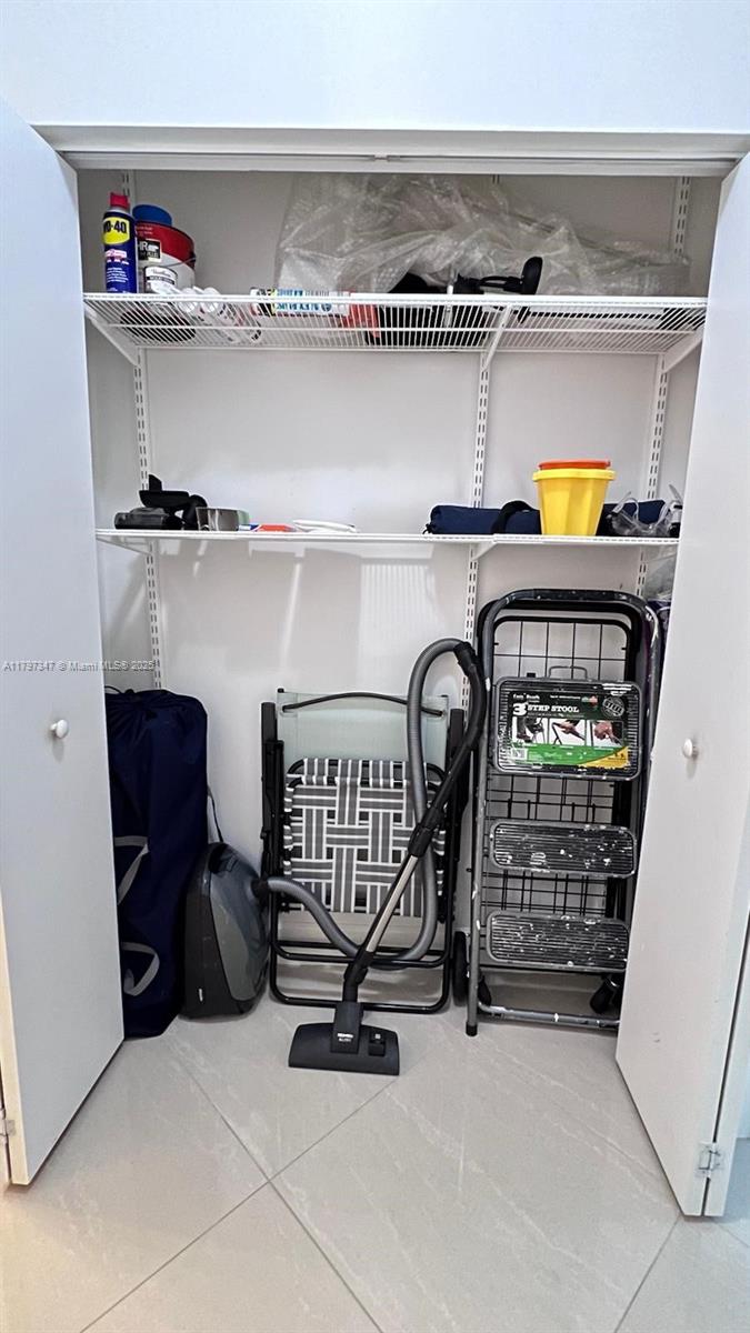 THE YACHT CLUB AT AVENTUR - Residential Lease