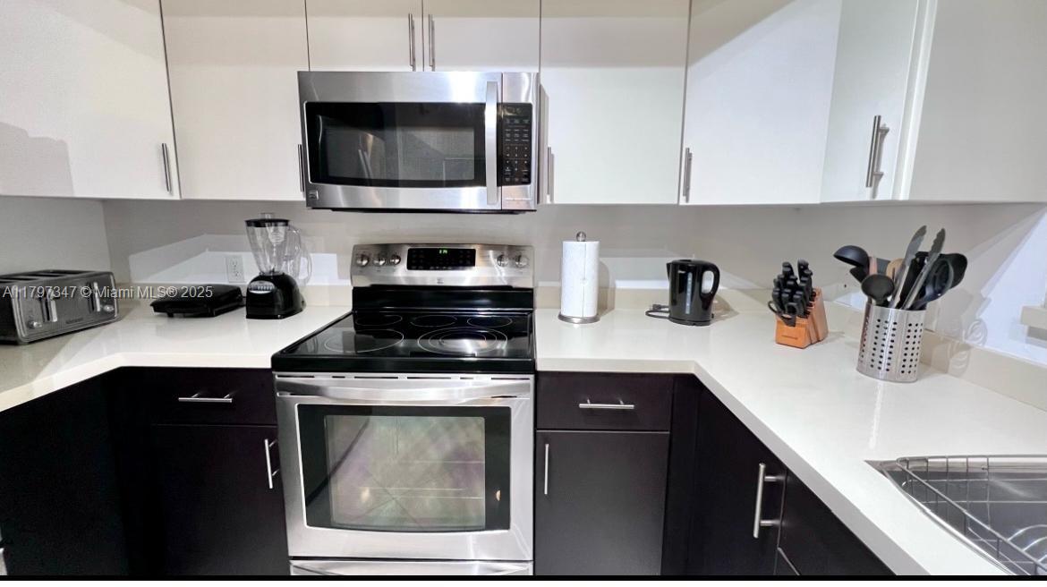 THE YACHT CLUB AT AVENTUR - Residential Lease