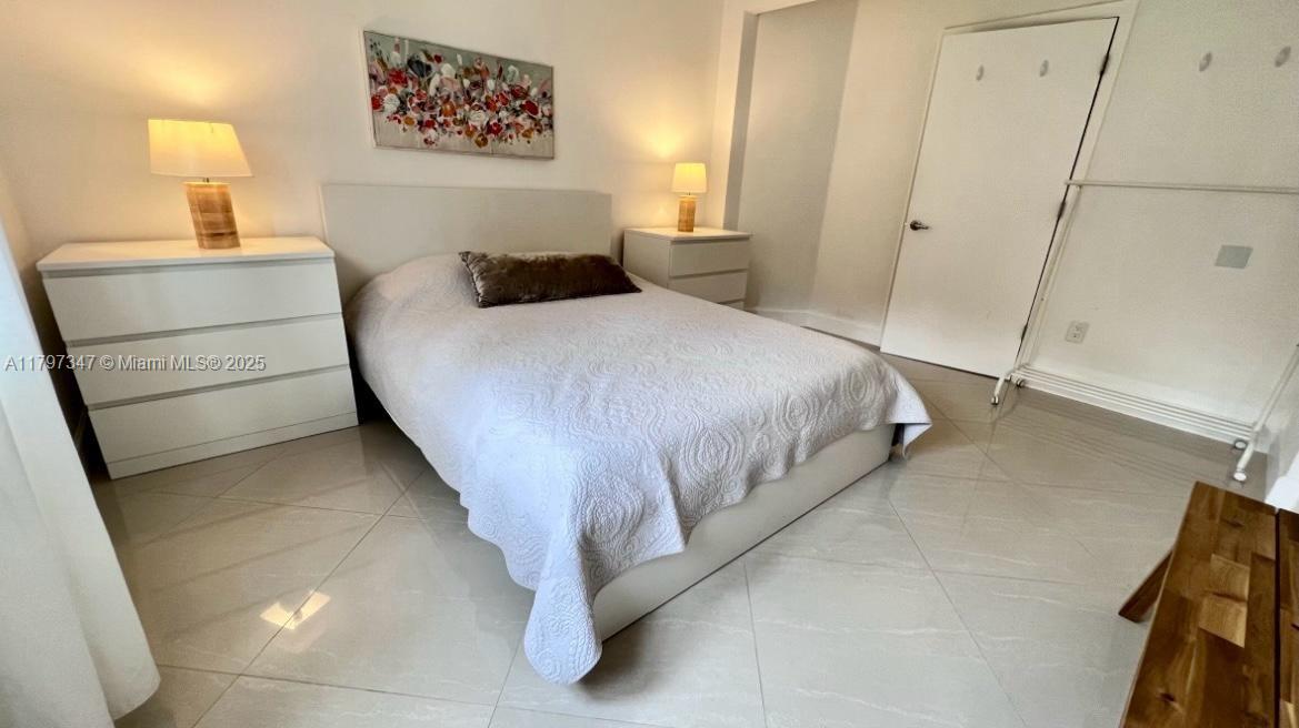 THE YACHT CLUB AT AVENTUR - Residential Lease