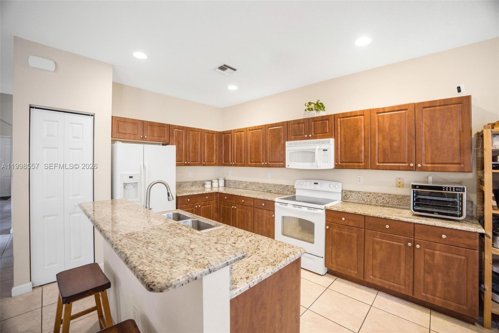 SILVER PALM EAST SECTION - Residential