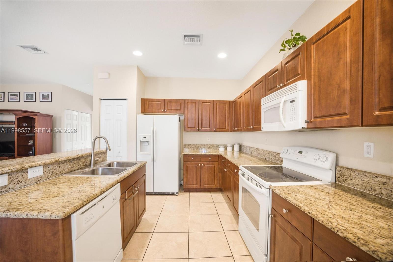 SILVER PALM EAST SECTION - Residential