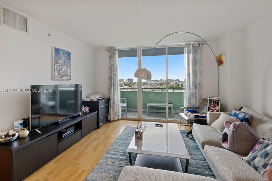 The Yacht Club is South of Fifth's Miami Beach premiere waterfront building with views. This is a fully furnished one bedroom/one bathroom on the 8th floor with east facing views. The unit has new appliances, remodeled bathroom, closets installed and high quality furniture. Come and enjoy the amenities of a brand-new pool, spa, jacuzzi, gym and valet parking. Unit can be rented 30 days minimum and has valet parking & one designated space in garage.