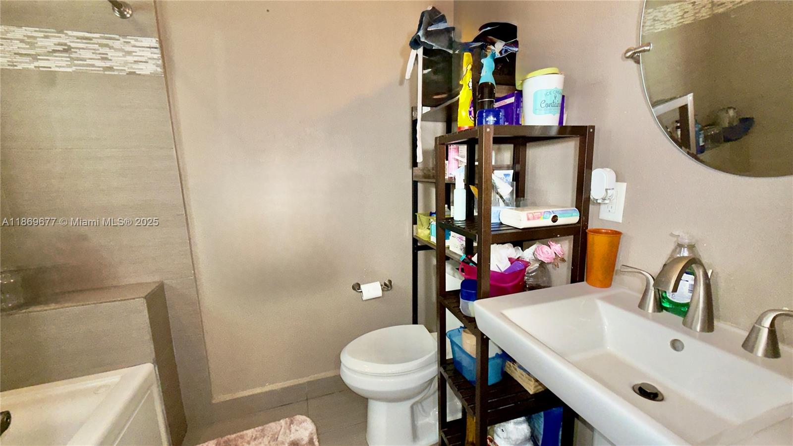 LAWN ACRES - Residential