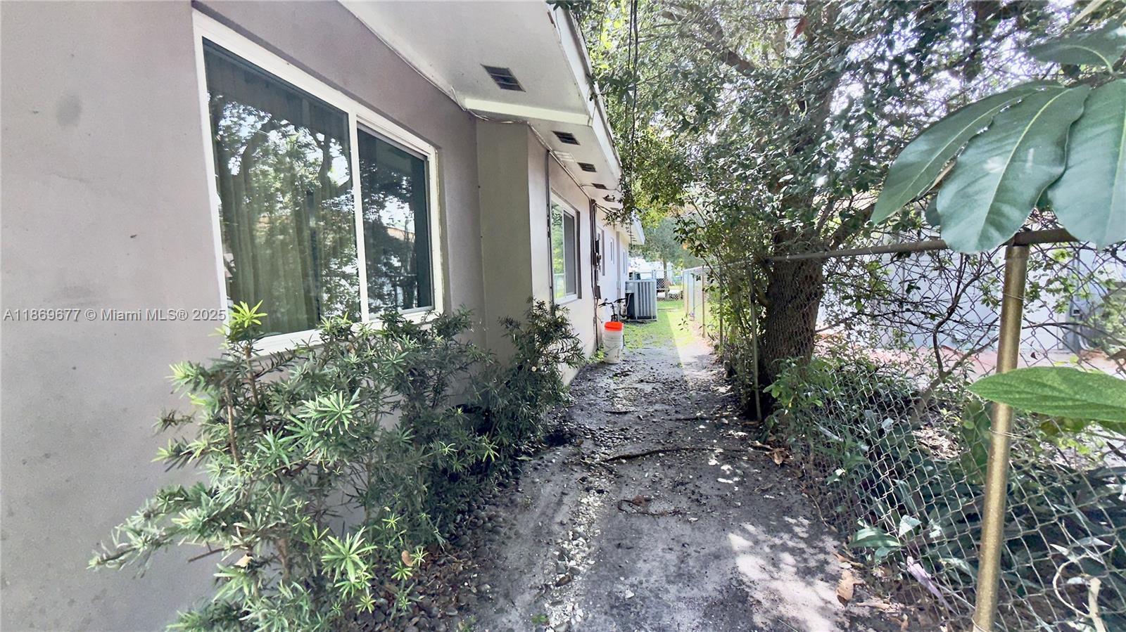 217 S 57th Ter