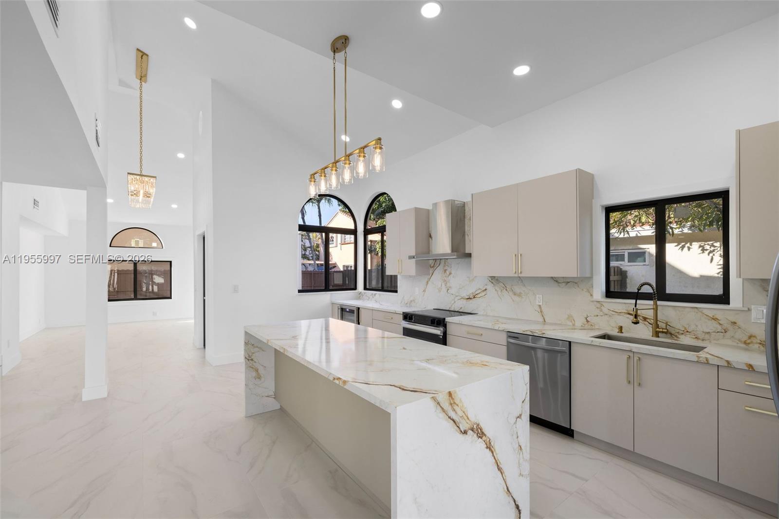 CHANTARELLE AT THE HAMMOC - Residential