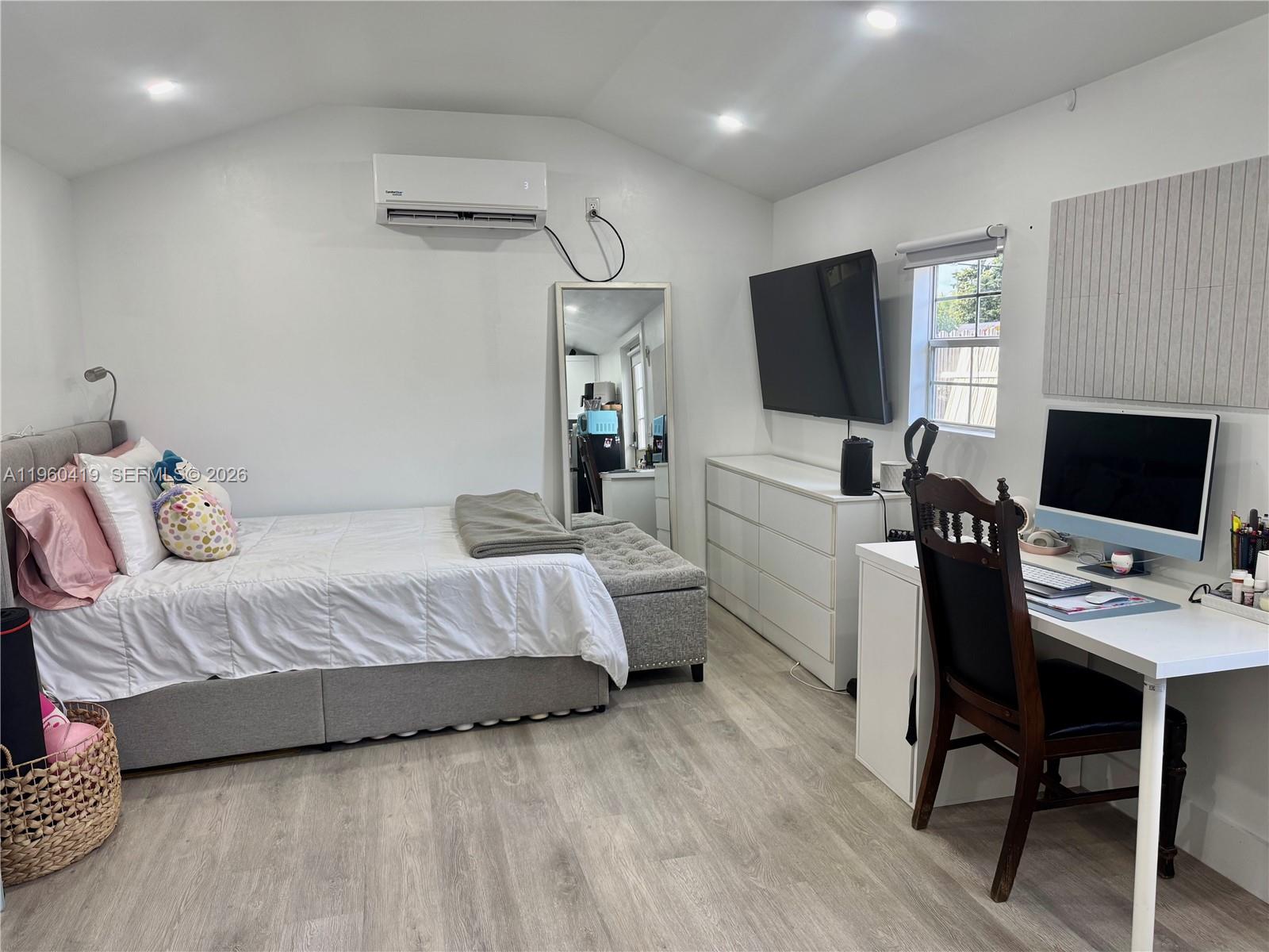 GOLF PARK SEC 2 REV - Residential Lease