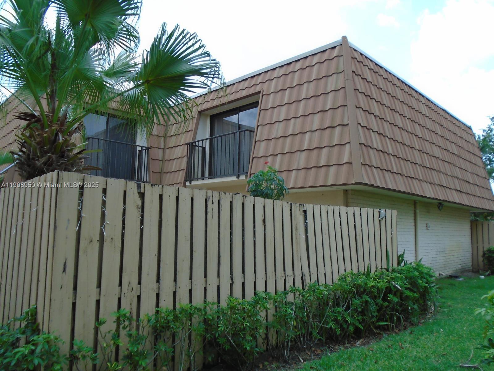 WATERSIDE LUXURY TOWNHOME - Residential Lease