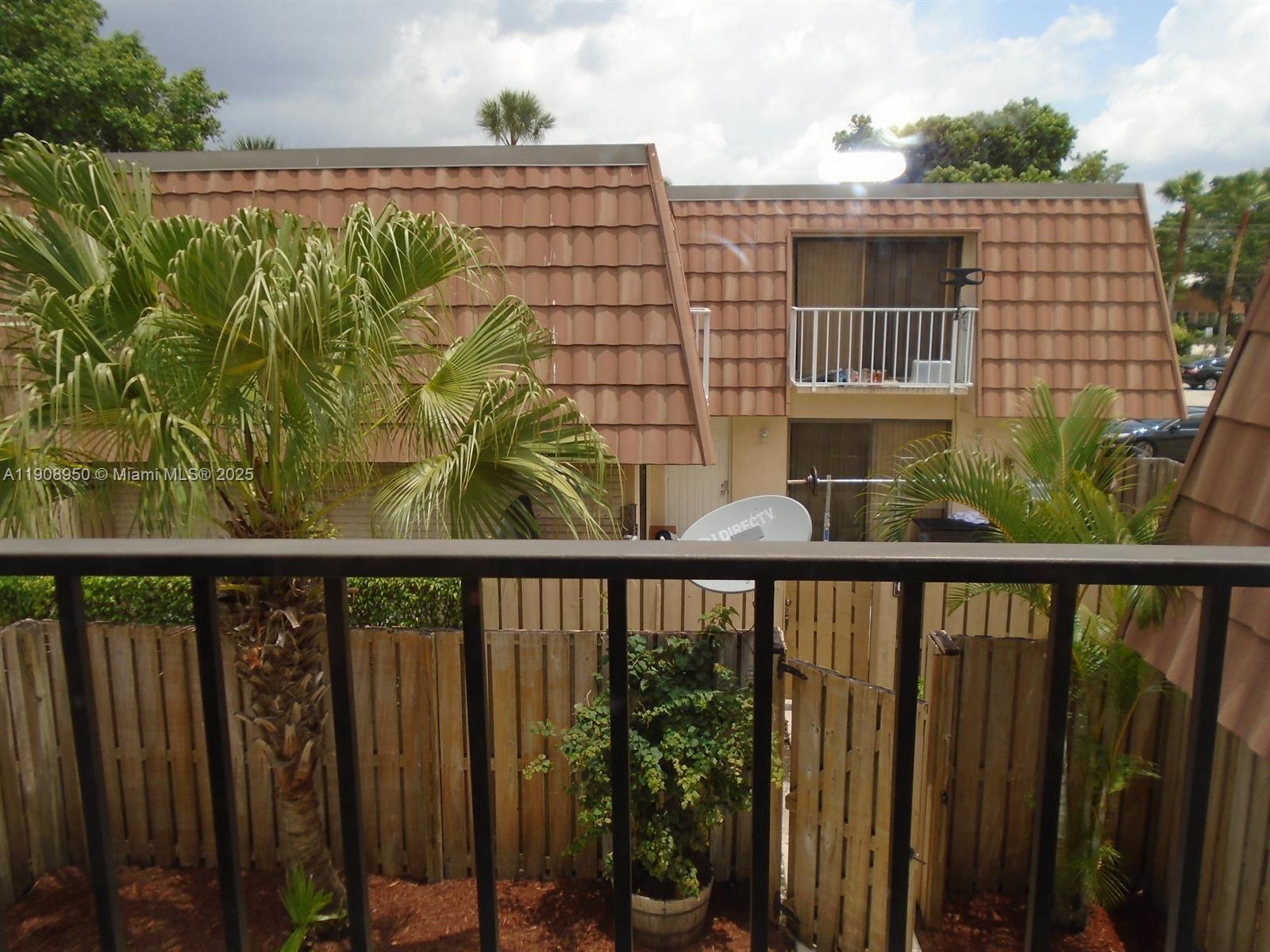 WATERSIDE LUXURY TOWNHOME - Residential Lease