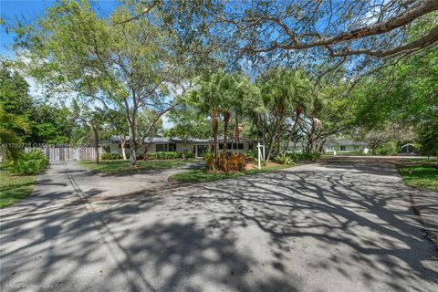 A home in Pinecrest
