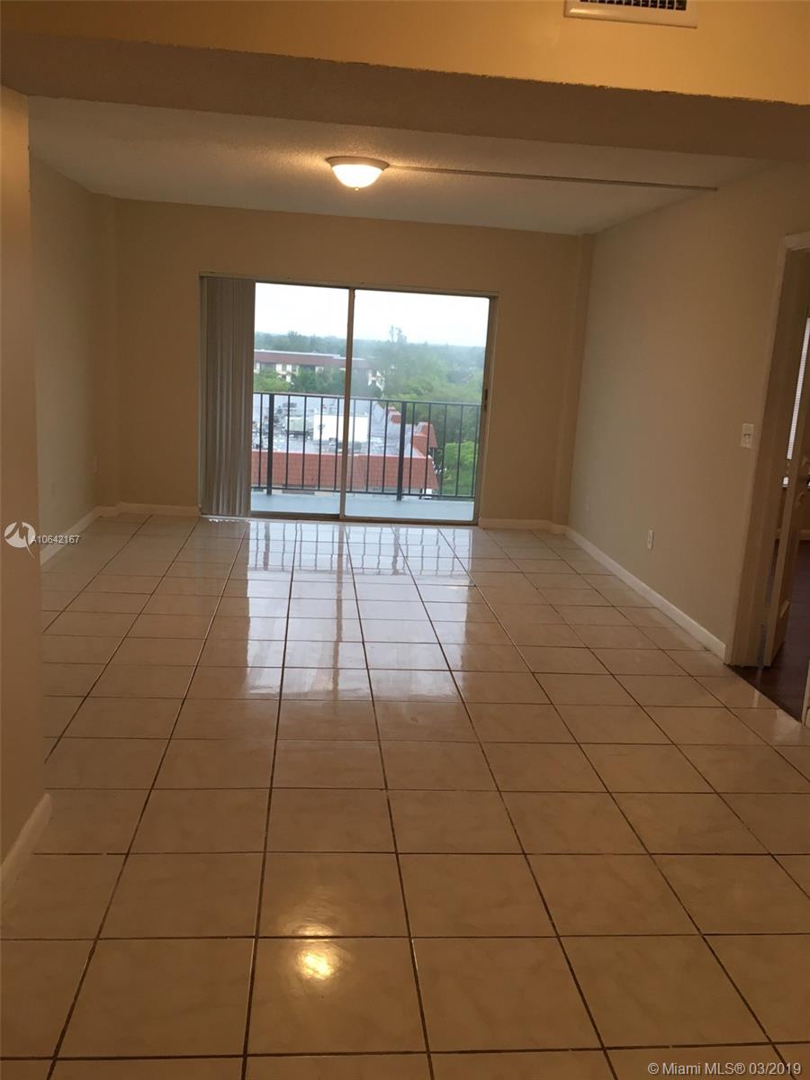 MANORS OF INVERRARY - Residential