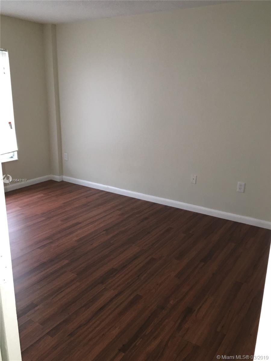 MANORS OF INVERRARY - Residential