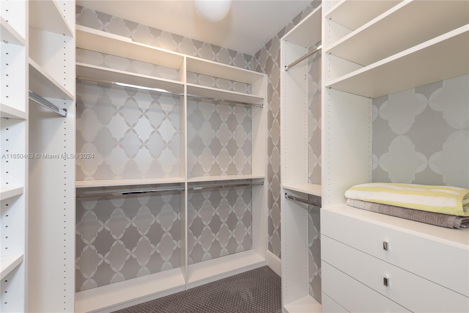 SEA ISLAND - Residential