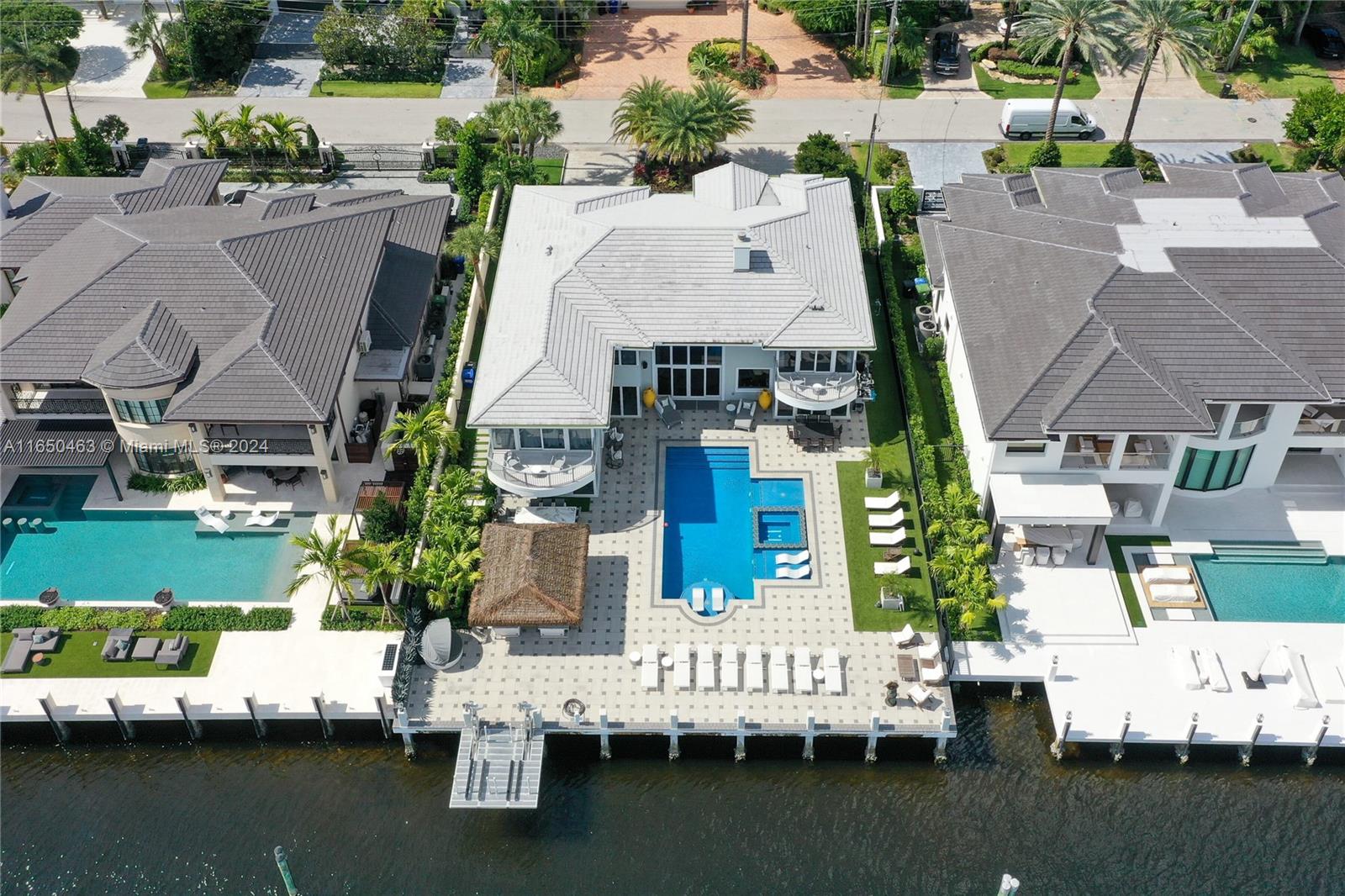 SEA ISLAND - Residential