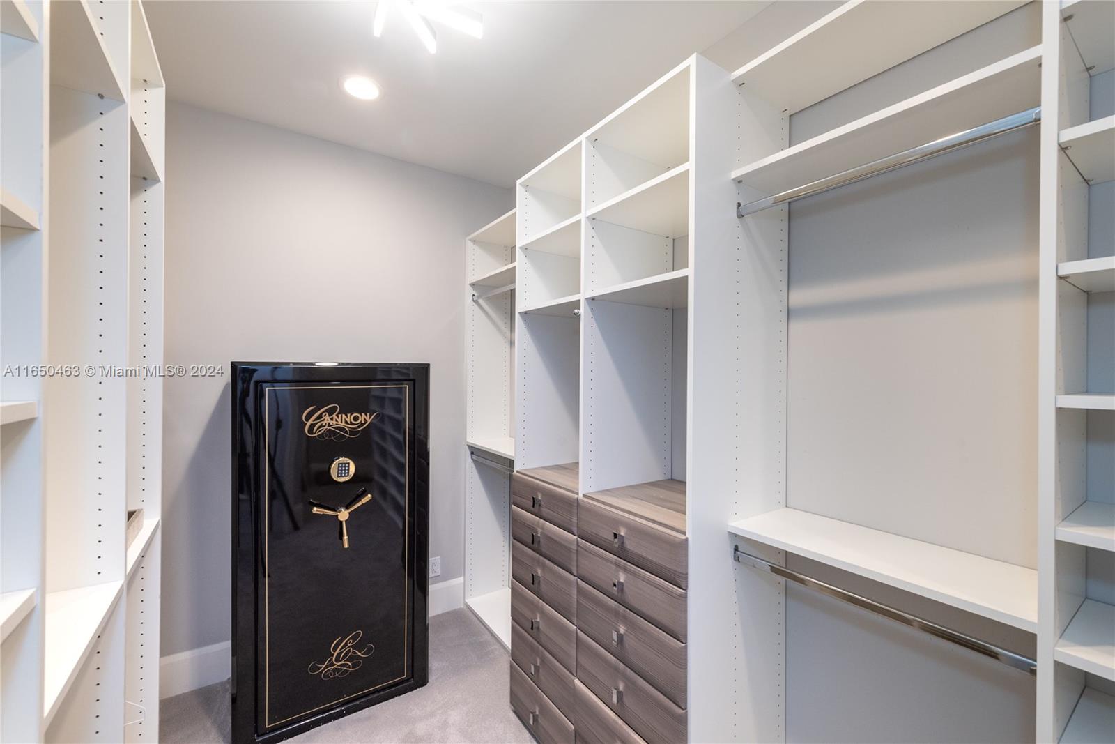 SEA ISLAND - Residential