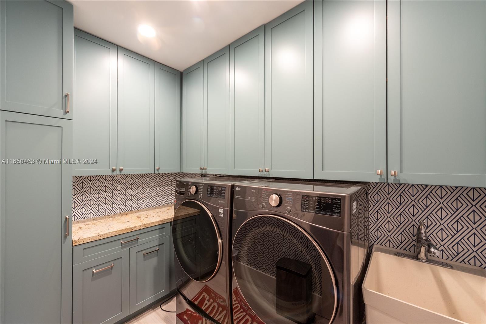 SEA ISLAND - Residential