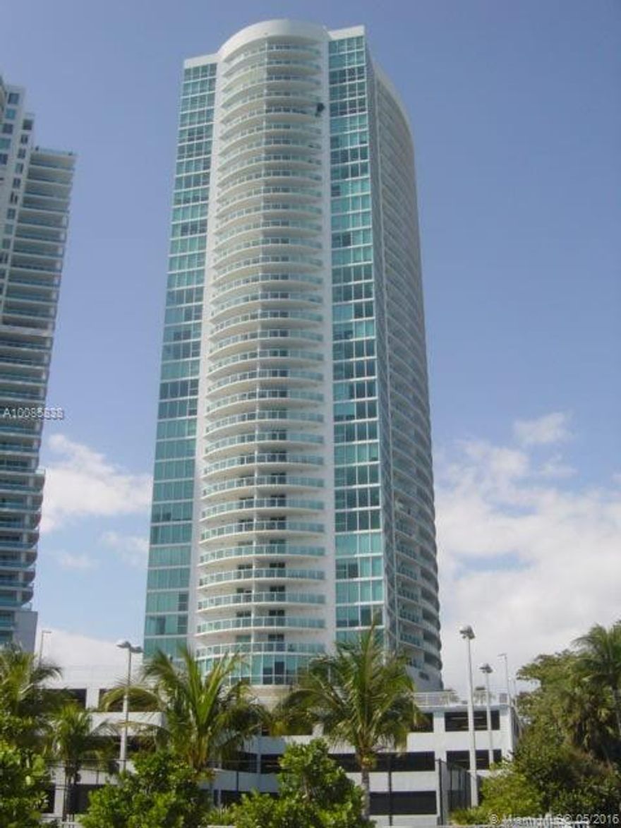 Spacious corner 2 bedroom with wonderful city views towards Coconut Grove. Marble flooring in the living room and wood flooring in the bedrooms. 
Brickell living at its finest. Quiet waterfront hi-rise with array of luxury amenities and superb access to I-95 and only steps away from Brickell retail and financial district.
Unit includes 1 assigned parking space and 1 storage.
