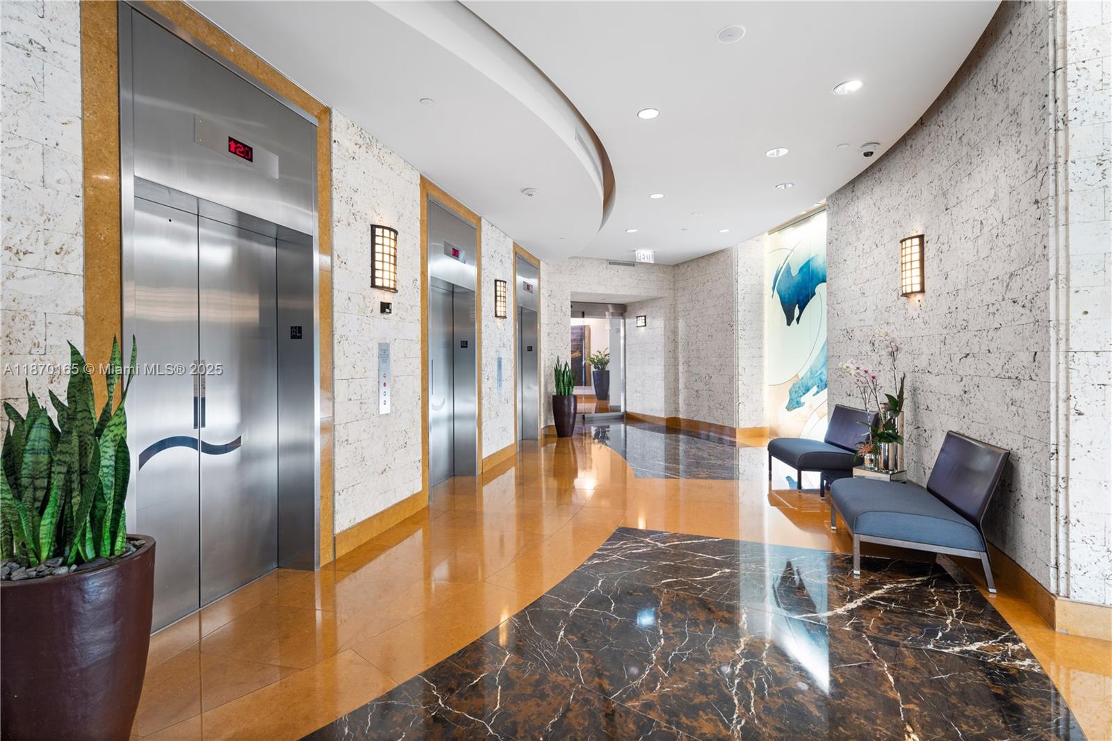 COURTS BRICKELL KEY CONDO - Residential