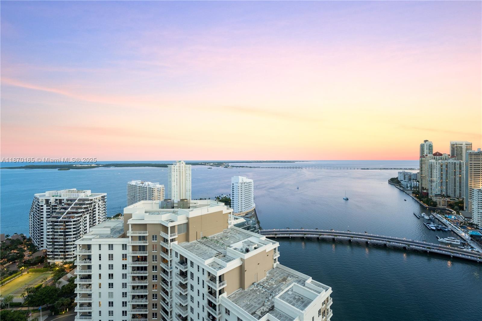 COURTS BRICKELL KEY CONDO - Residential
