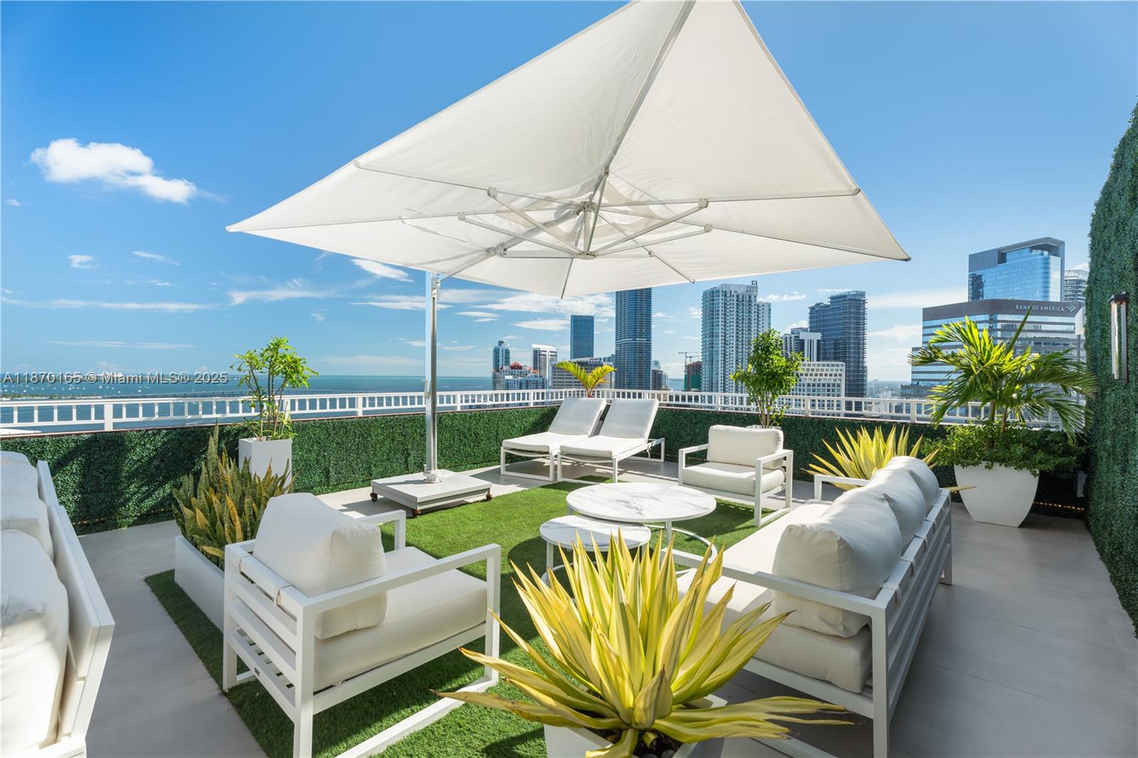 COURTS BRICKELL KEY CONDO - Residential