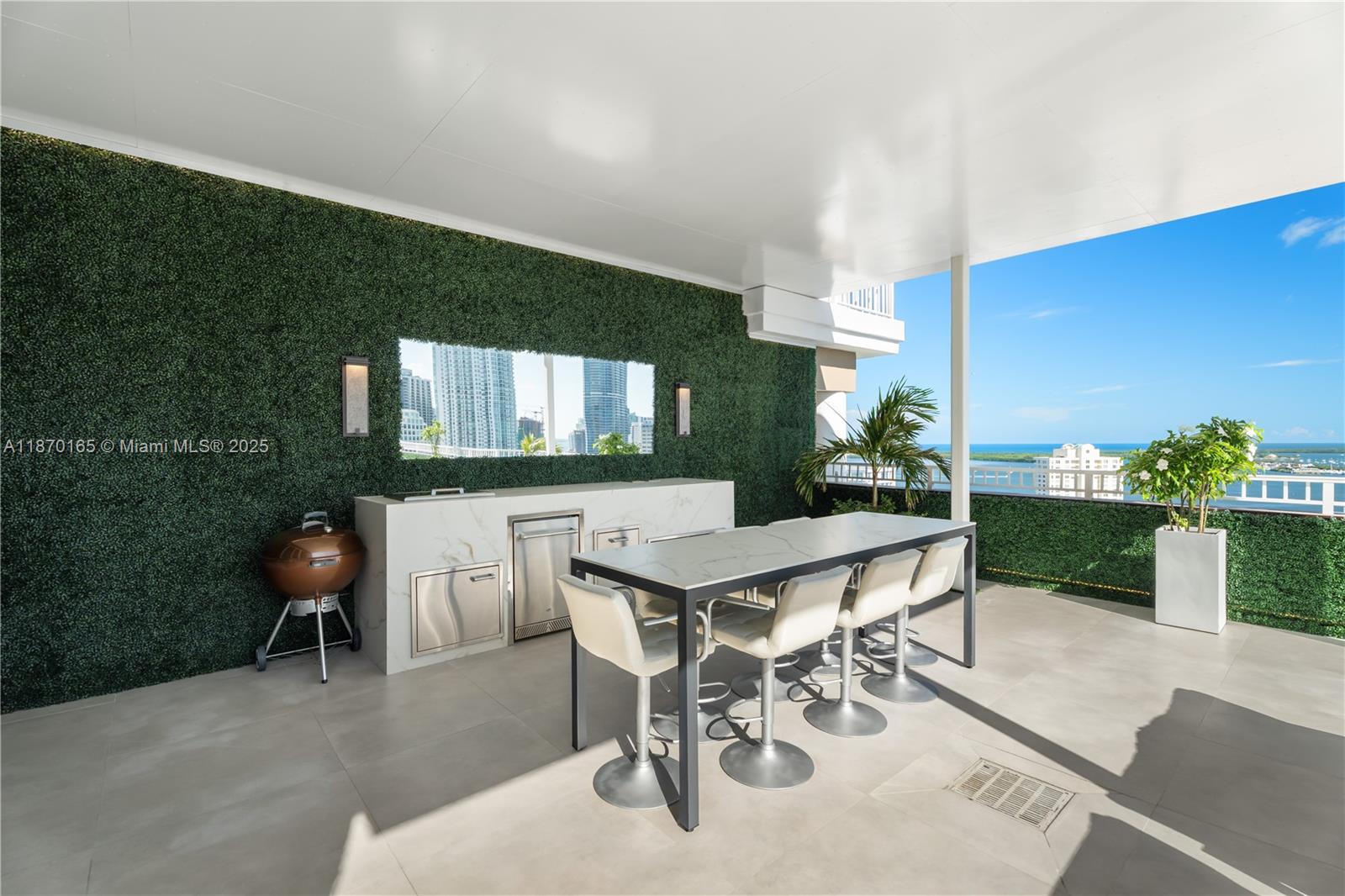 COURTS BRICKELL KEY CONDO - Residential