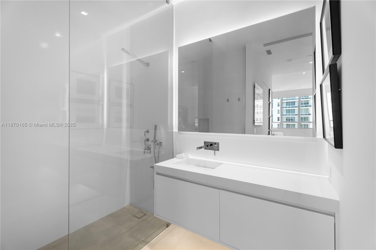 COURTS BRICKELL KEY CONDO - Residential