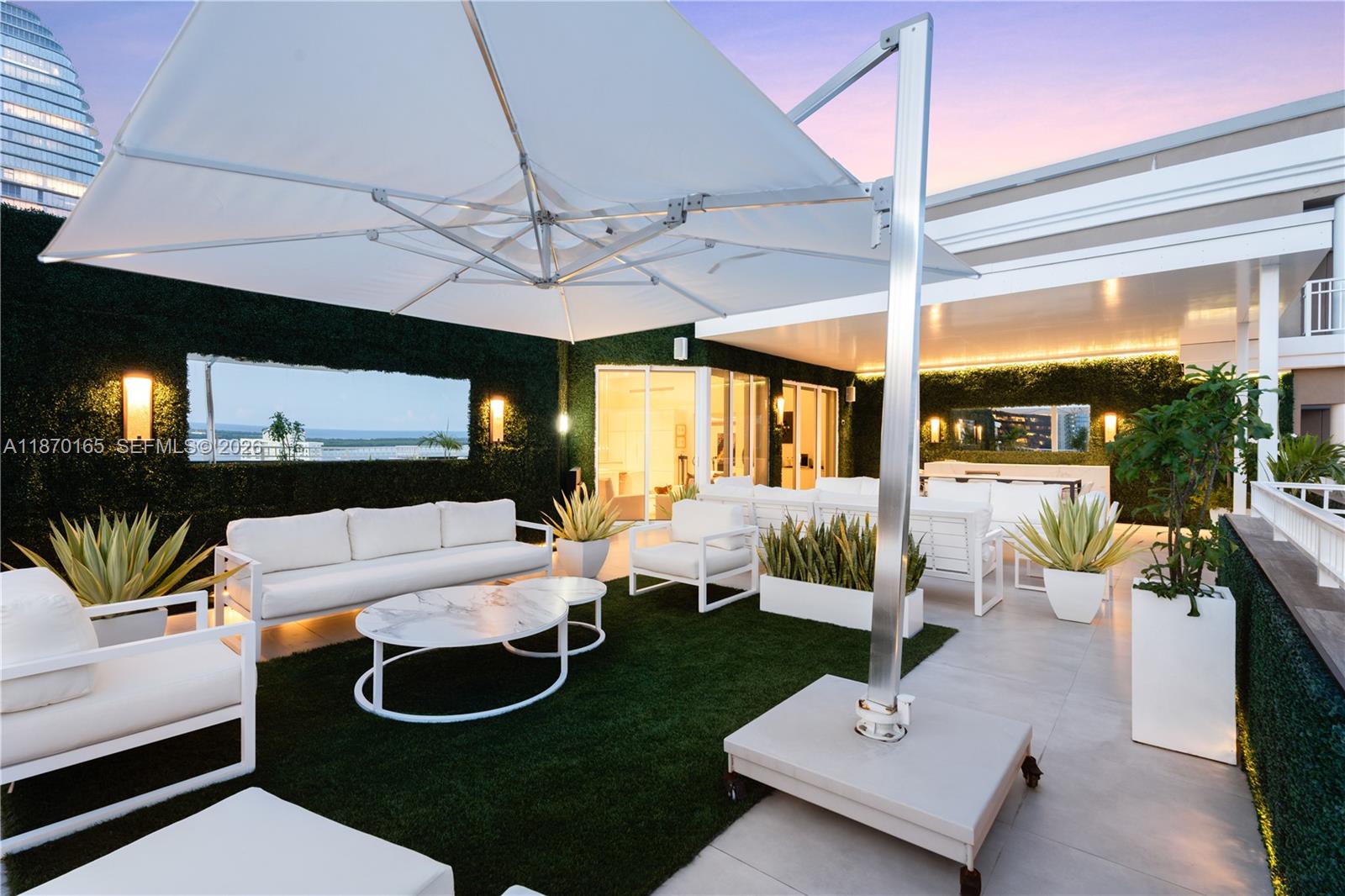 COURTS BRICKELL KEY CONDO - Residential