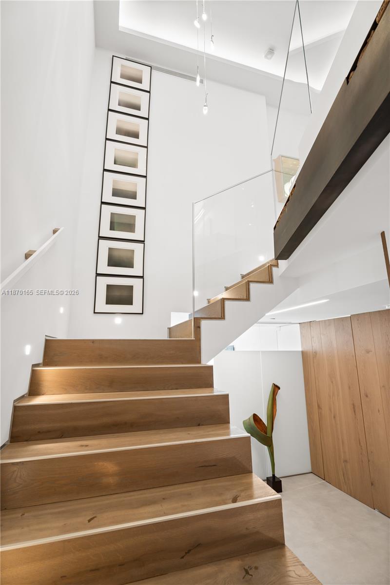 COURTS BRICKELL KEY CONDO - Residential