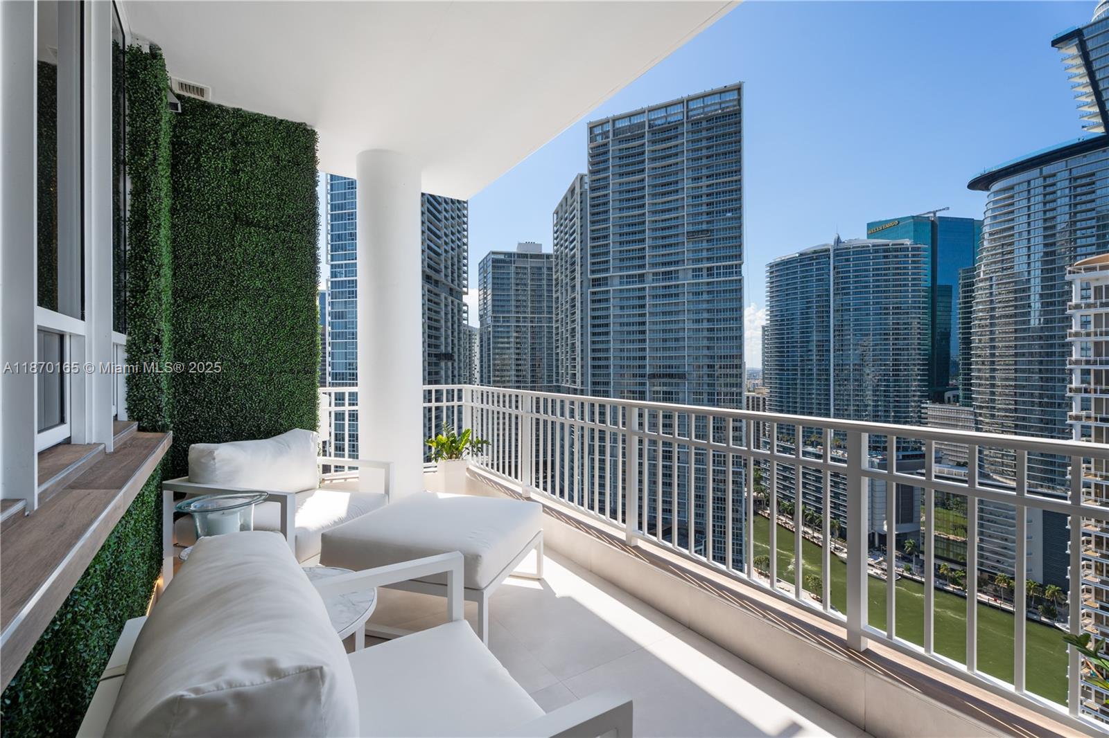 COURTS BRICKELL KEY CONDO - Residential