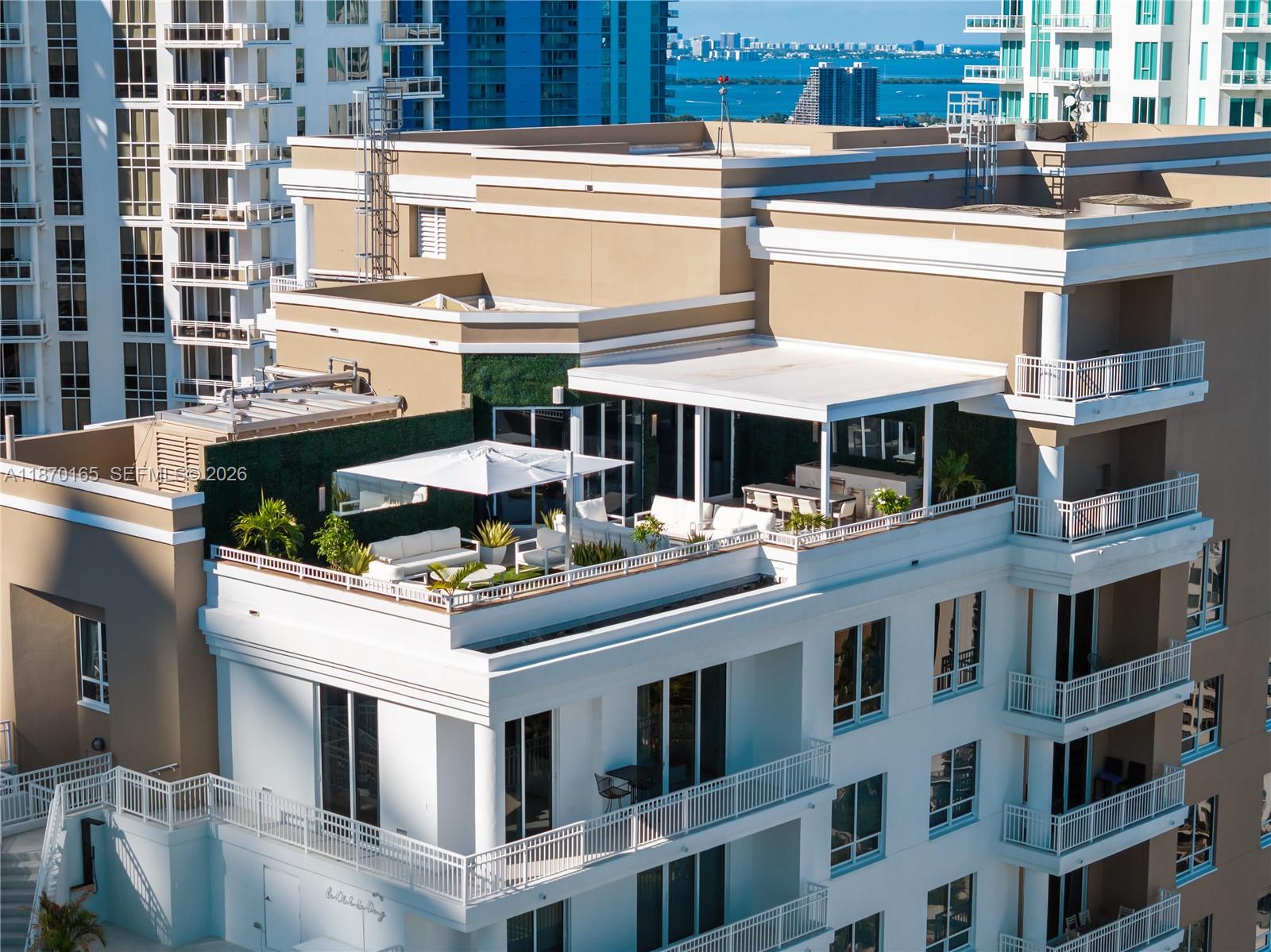 COURTS BRICKELL KEY CONDO - Residential