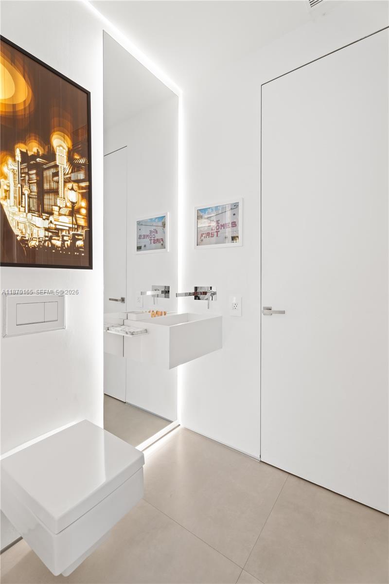 COURTS BRICKELL KEY CONDO - Residential