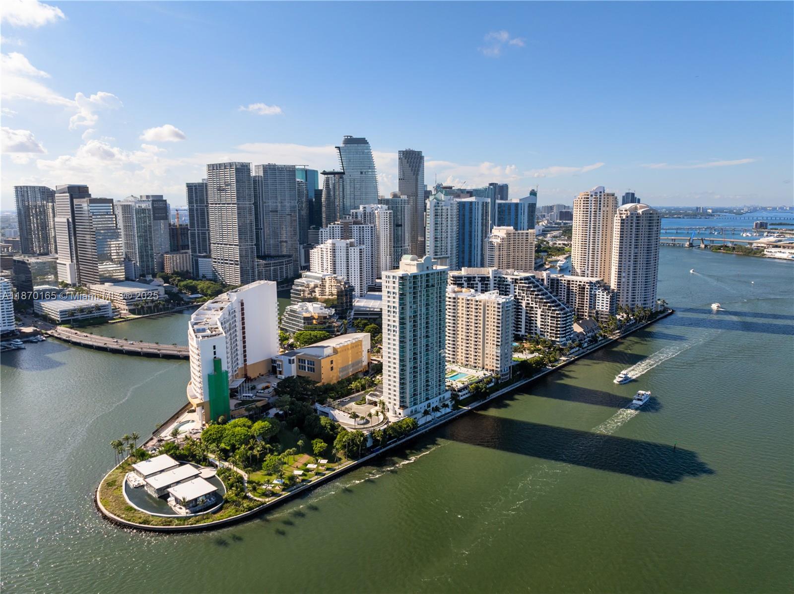 COURTS BRICKELL KEY CONDO - Residential