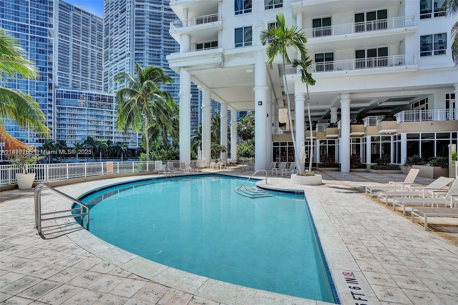COURTS BRICKELL KEY CONDO - Residential