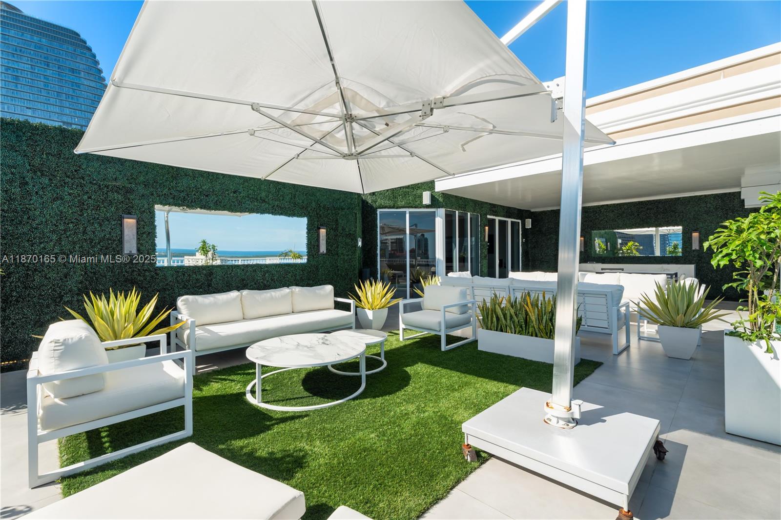 COURTS BRICKELL KEY CONDO - Residential