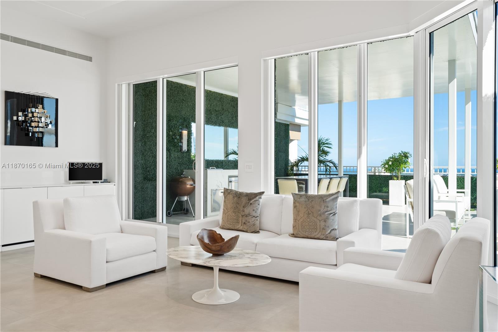 COURTS BRICKELL KEY CONDO - Residential