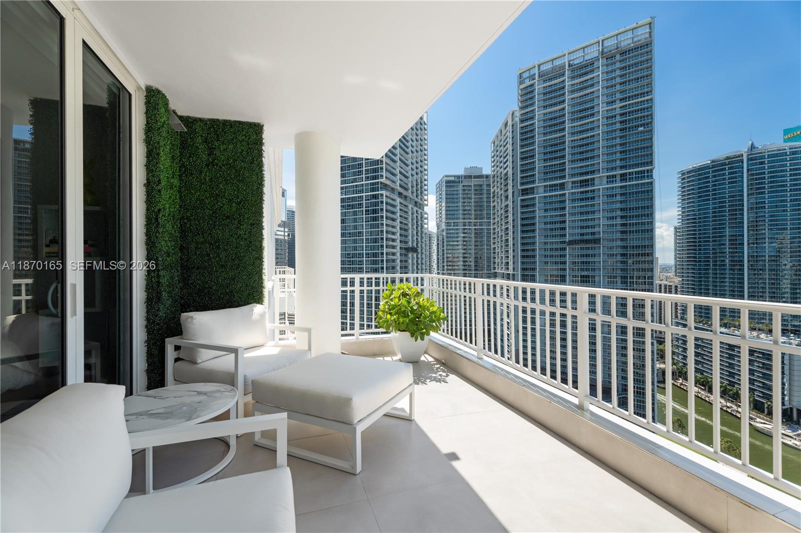 COURTS BRICKELL KEY CONDO - Residential