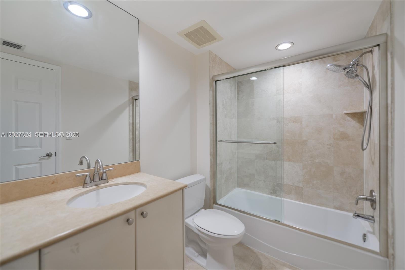 DUO CONDOMINIUM WEST - Residential