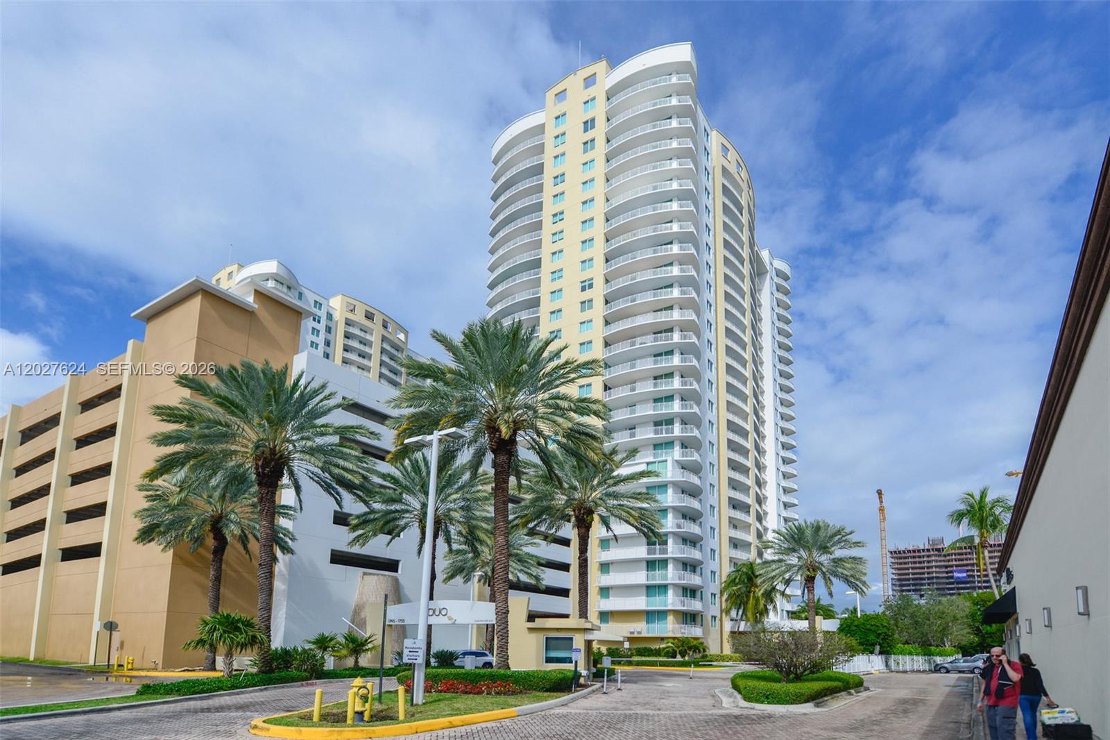 DUO CONDOMINIUM WEST - Residential