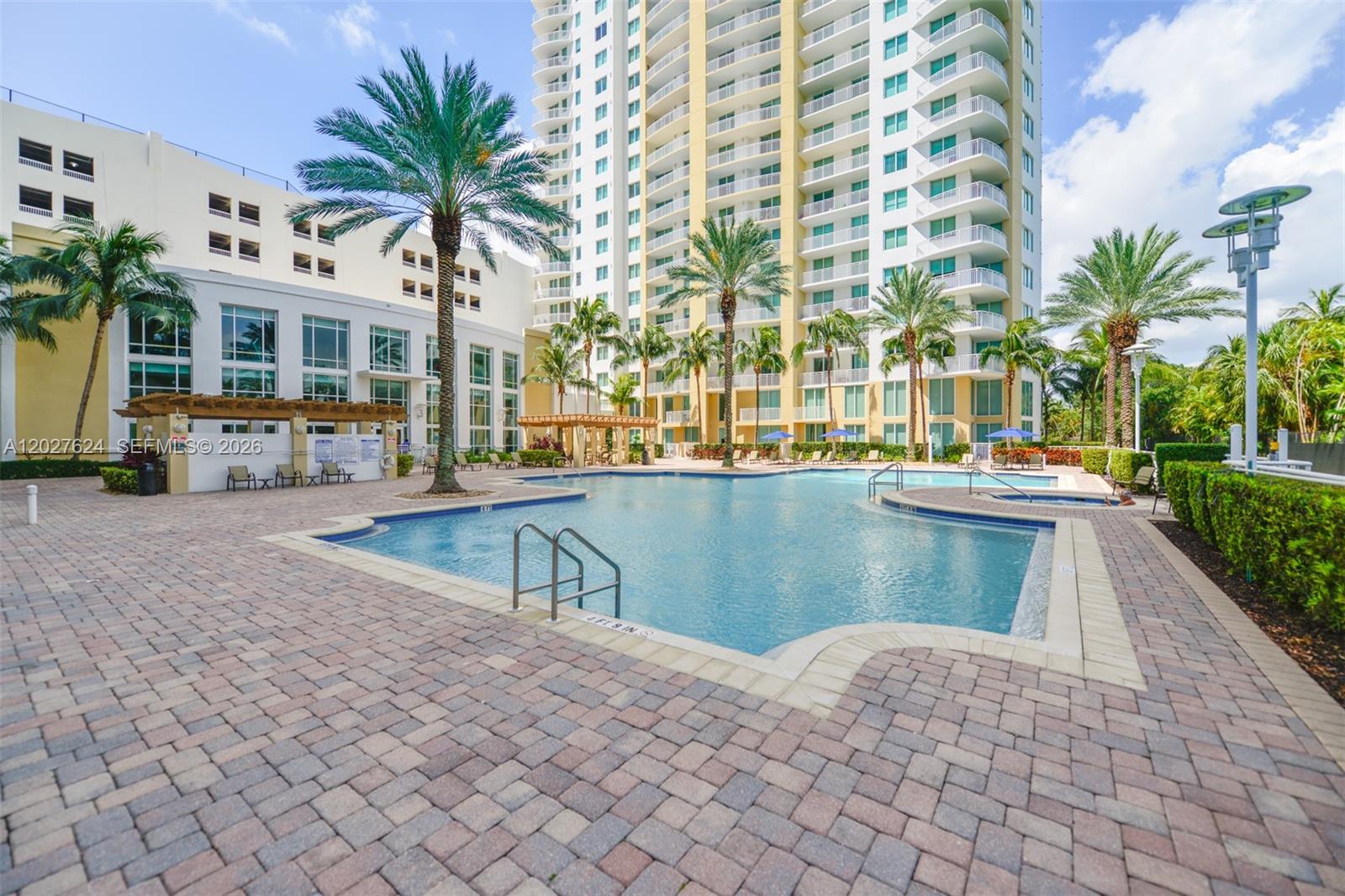 DUO CONDOMINIUM WEST - Residential