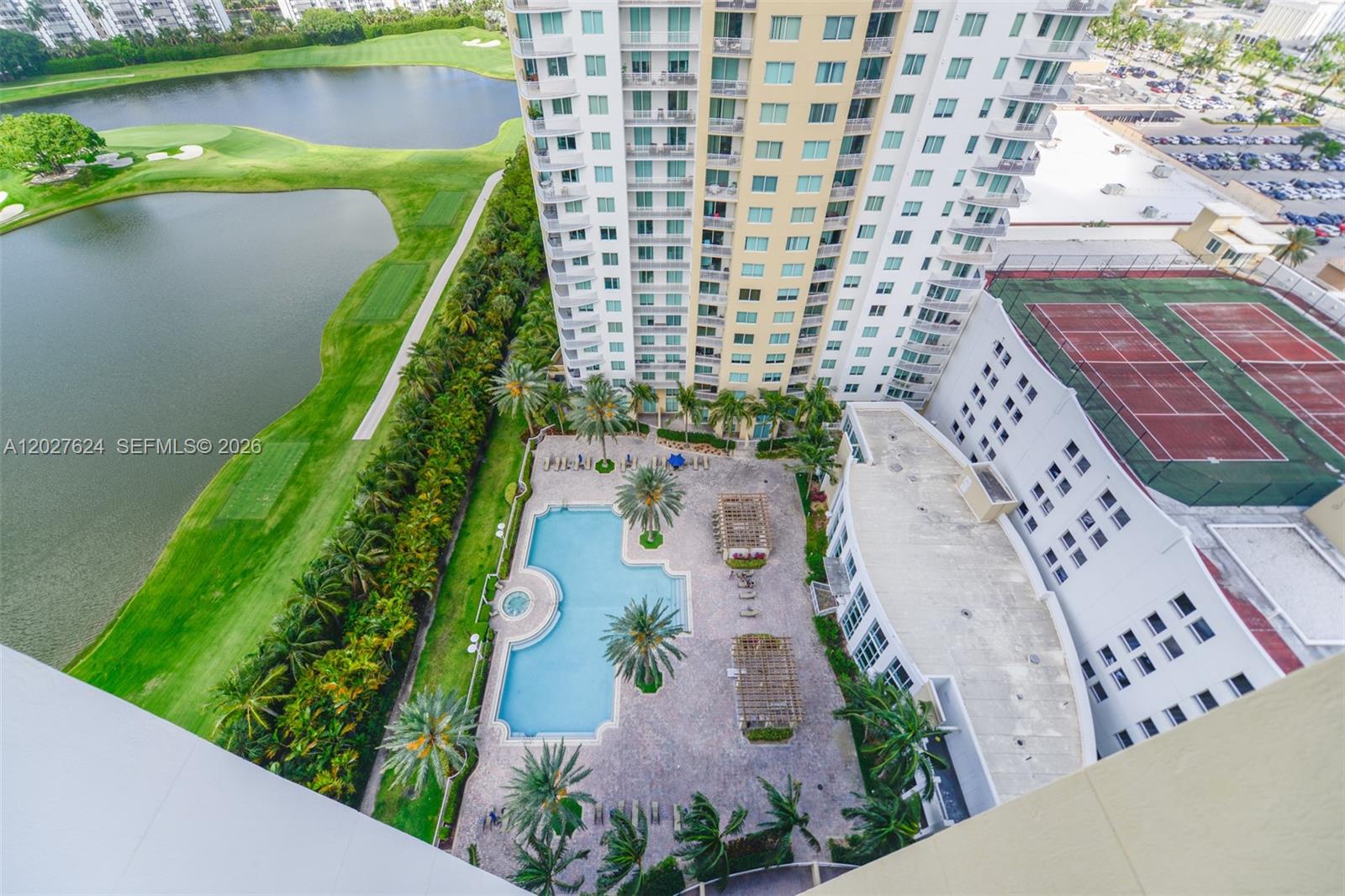 DUO CONDOMINIUM WEST - Residential