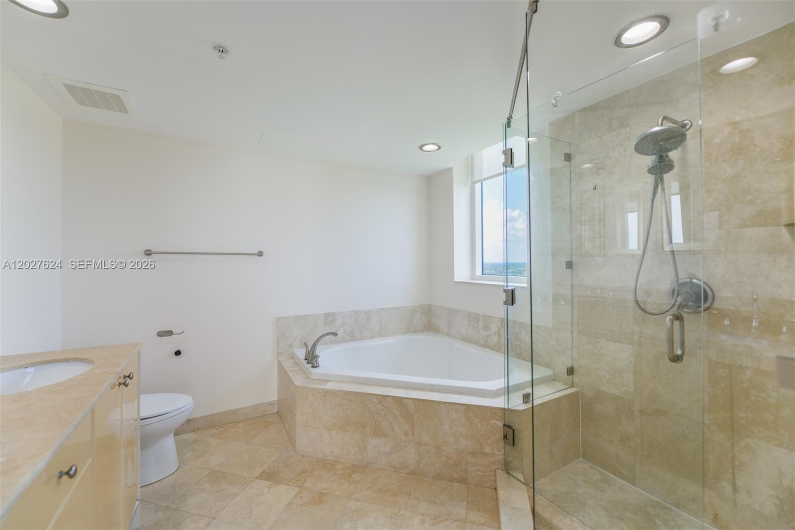 DUO CONDOMINIUM WEST - Residential