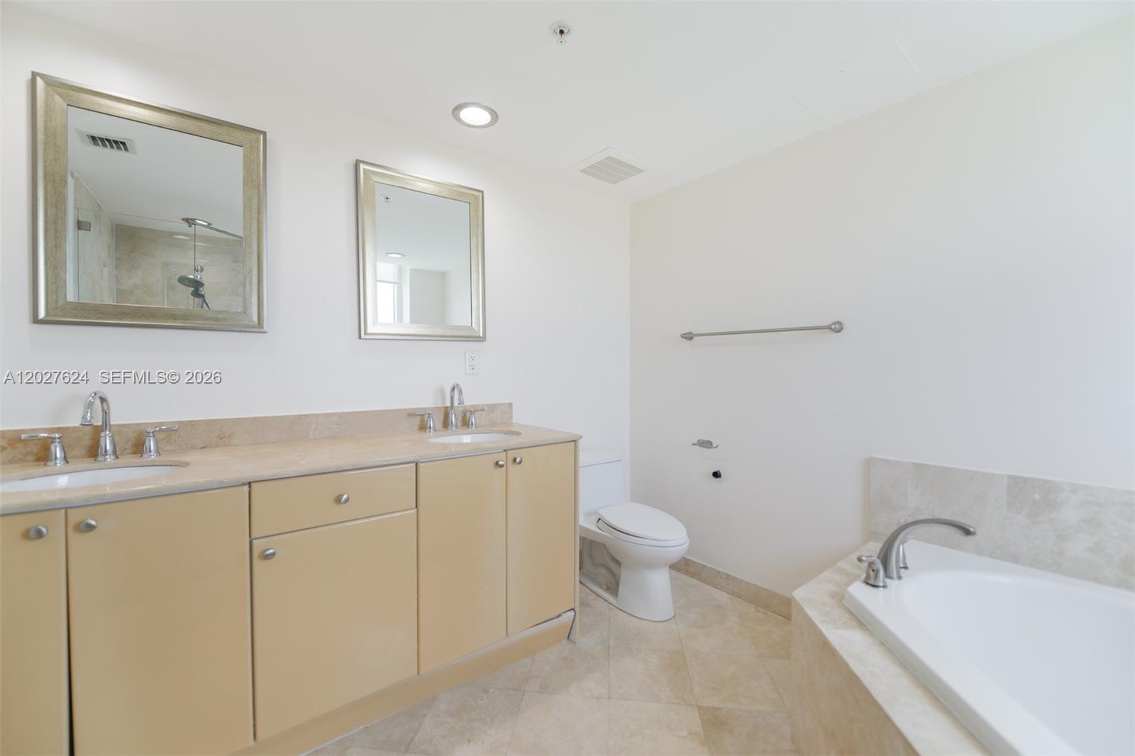 DUO CONDOMINIUM WEST - Residential