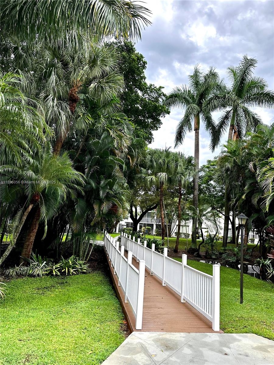 KINGS PARK GARDEN APTS CO - Residential Lease