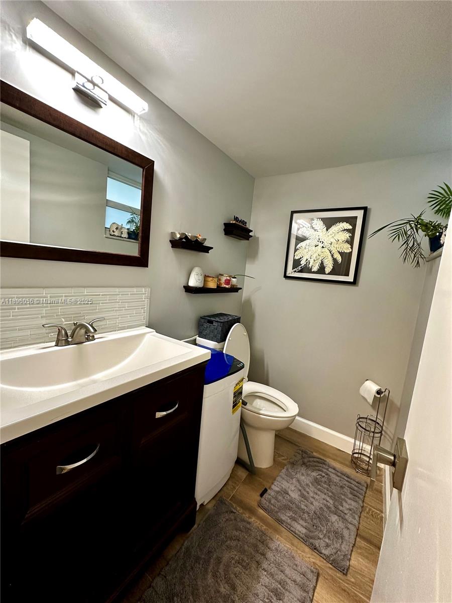 KINGS PARK GARDEN APTS CO - Residential Lease