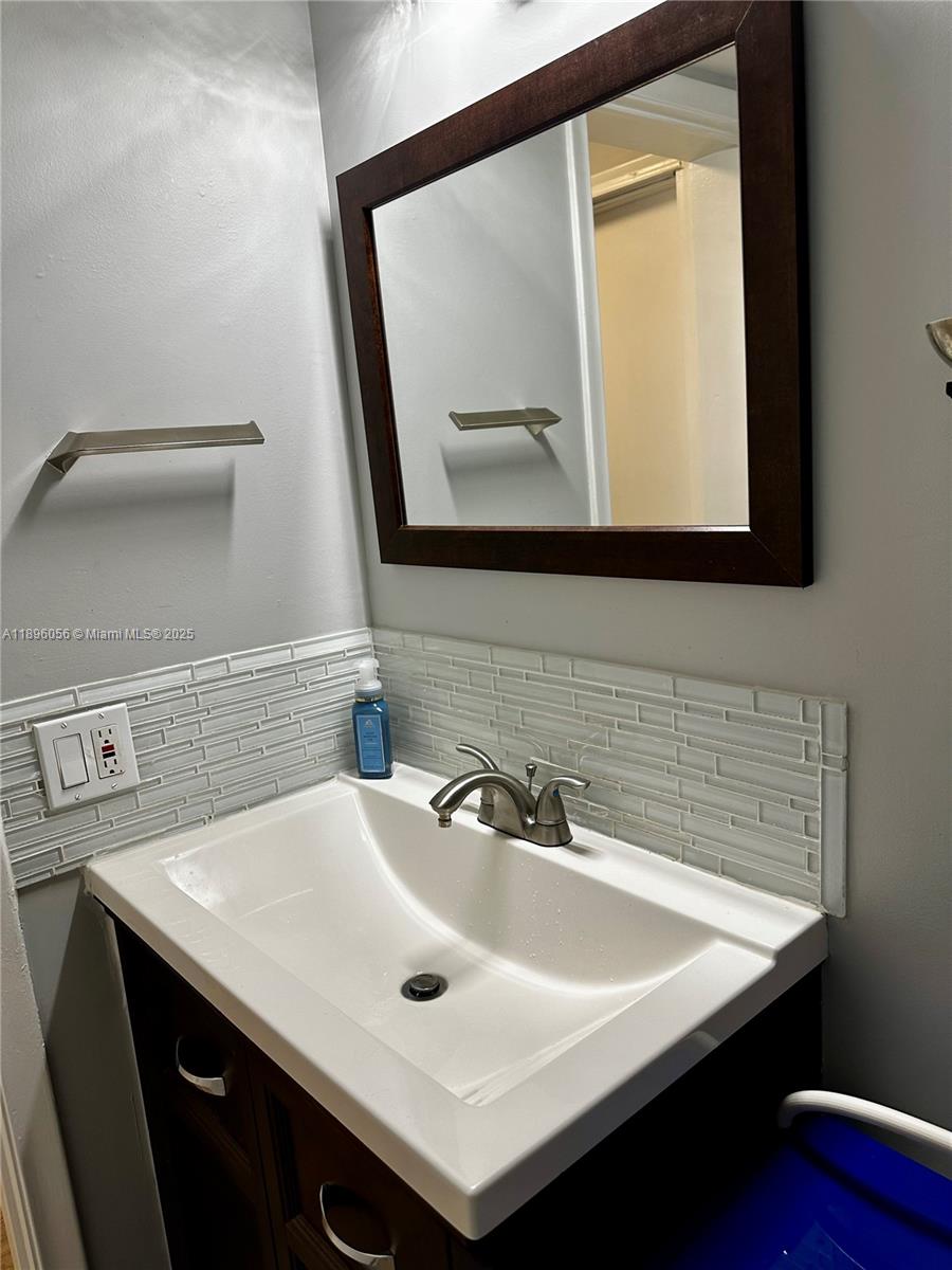 KINGS PARK GARDEN APTS CO - Residential Lease