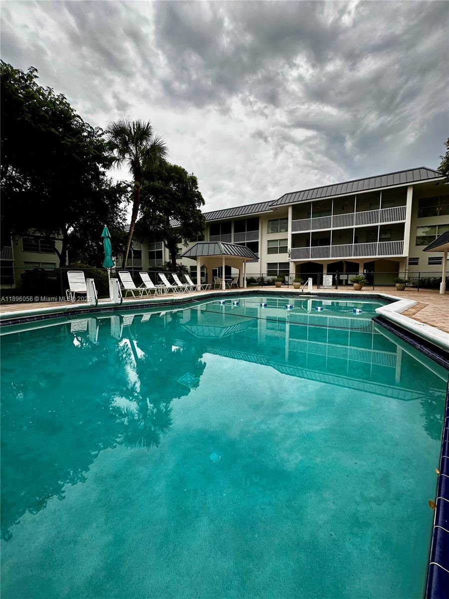 KINGS PARK GARDEN APTS CO - Residential Lease