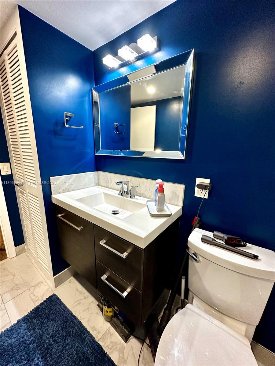 KINGS PARK GARDEN APTS CO - Residential Lease