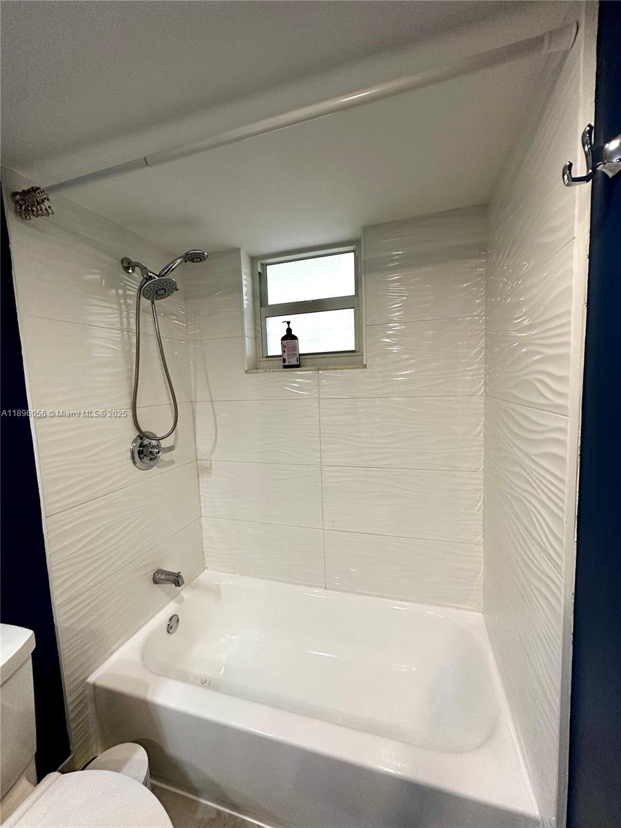 KINGS PARK GARDEN APTS CO - Residential Lease