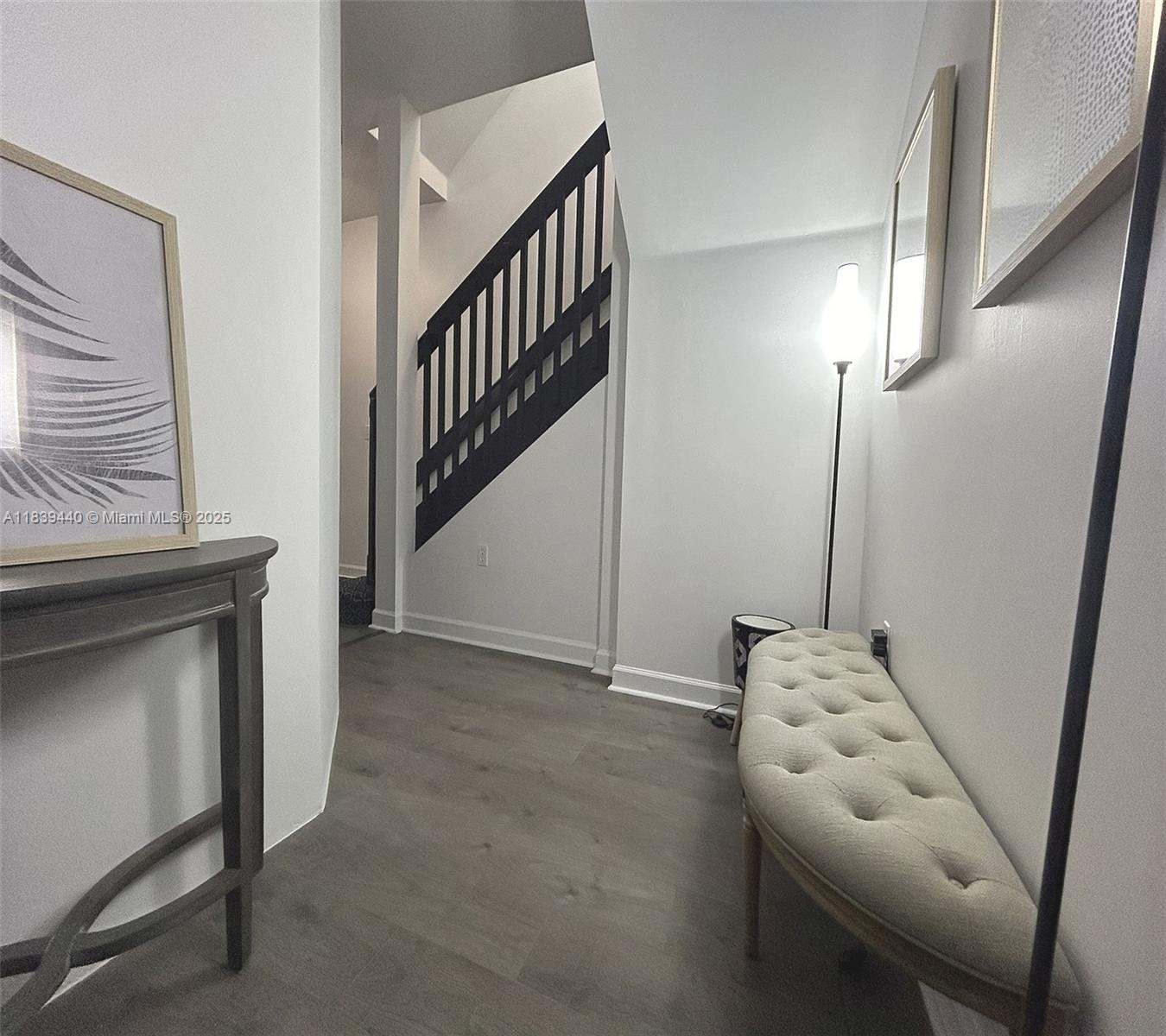 2142 Van Buren St 501