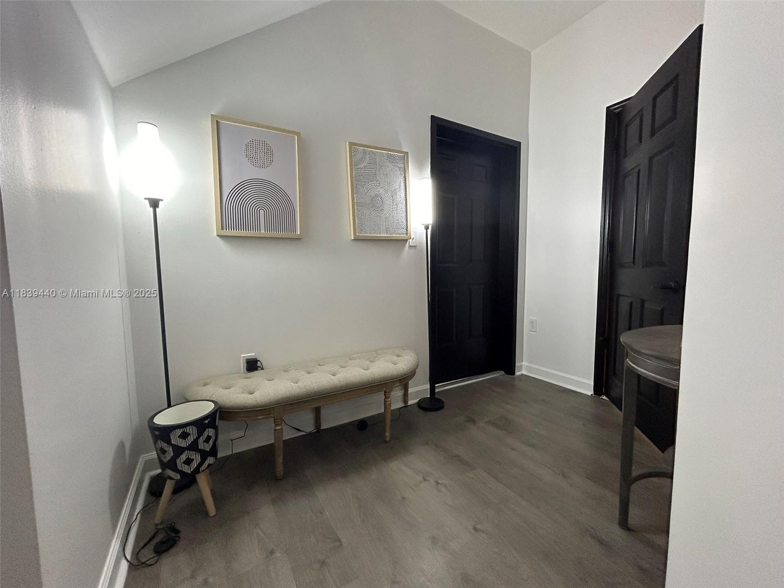 2142 Van Buren St 501