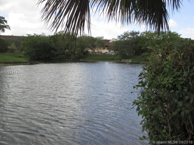 WELLEBY TOWNHOME 1 CONDO - Residential